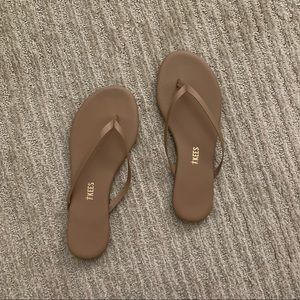 tkees sandals
